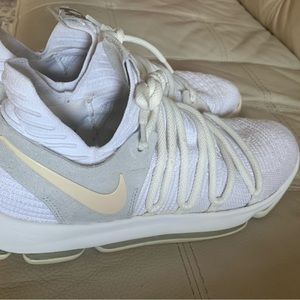 Nike KD 10 Still KD Men’s 11,5 Shoes Lace-Up Basketball Sneakers 897815-100 EUC!
